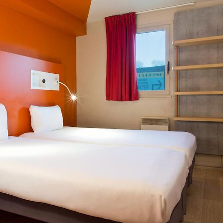Ibis Budget Bourgoin Jallieu Centre Экстерьер фото