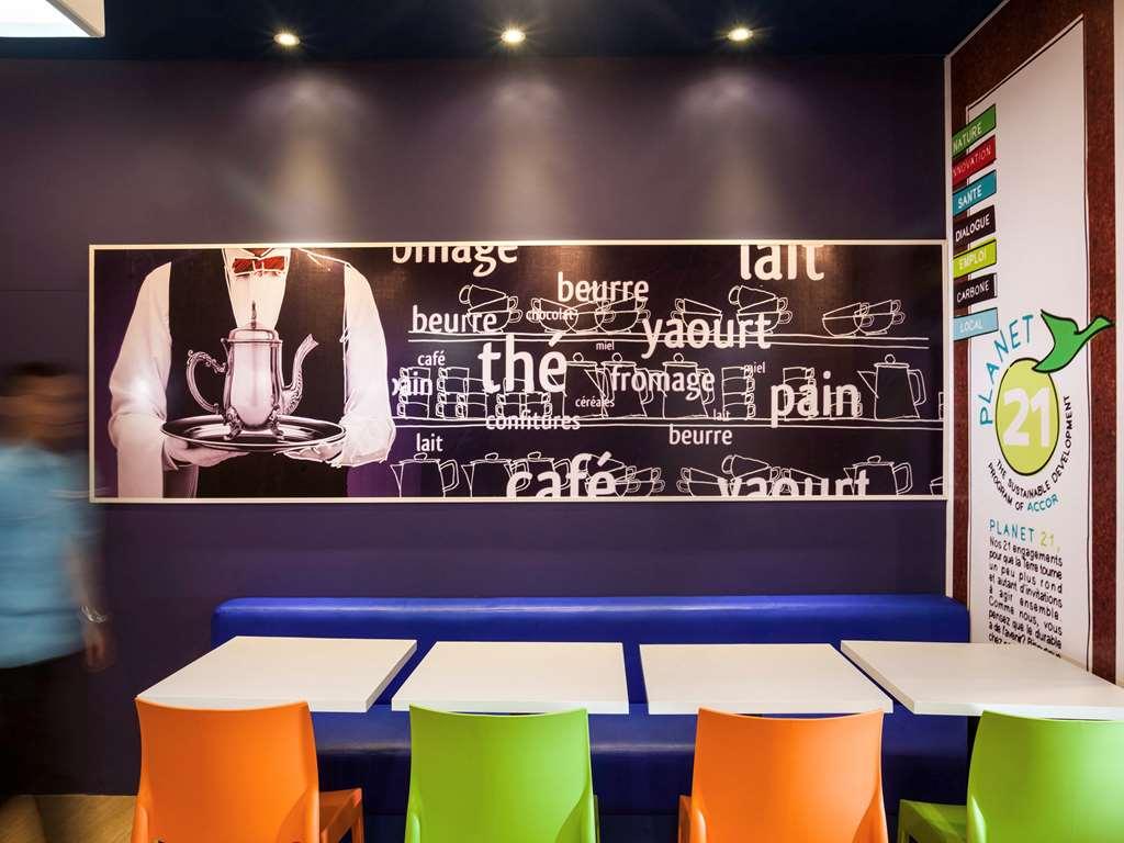 Ibis Budget Bourgoin Jallieu Centre Экстерьер фото