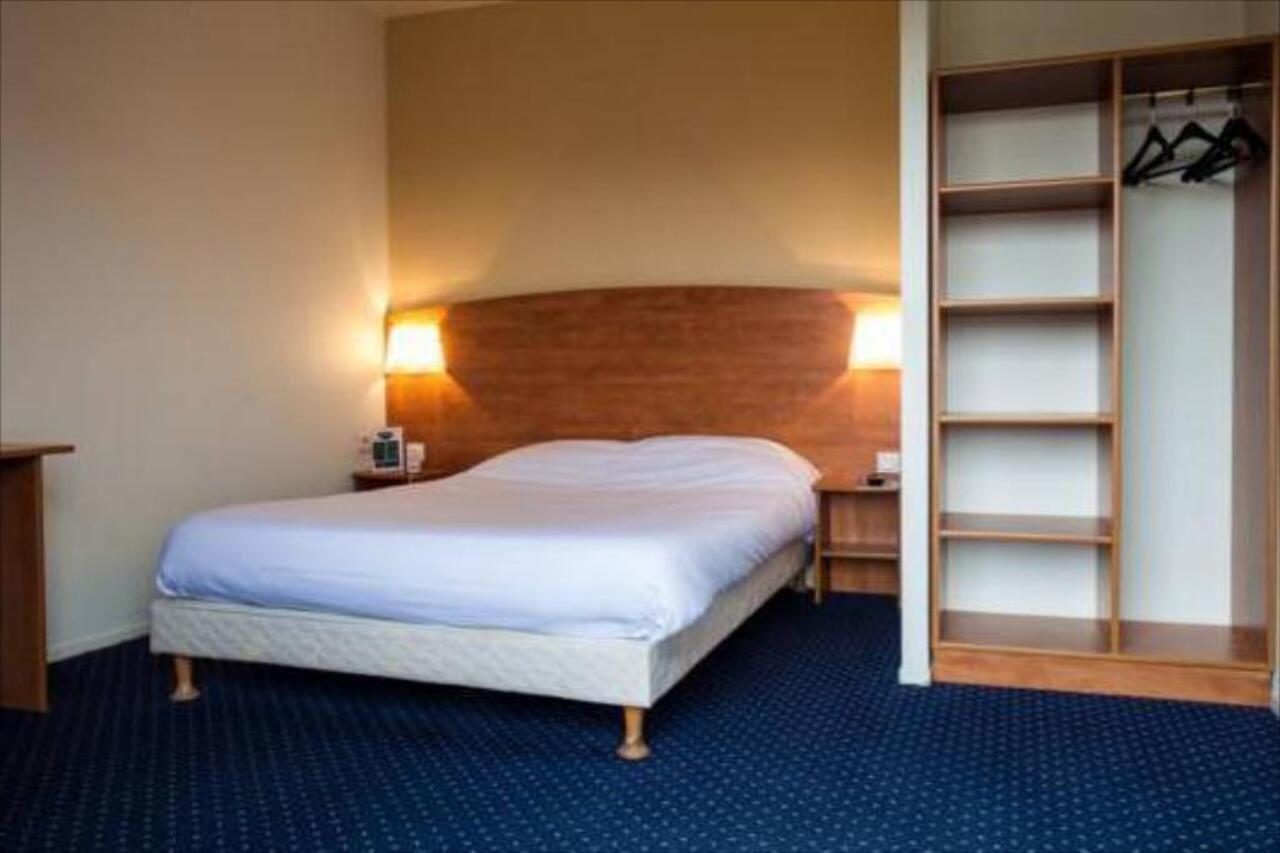 Ibis Budget Bourgoin Jallieu Centre Экстерьер фото