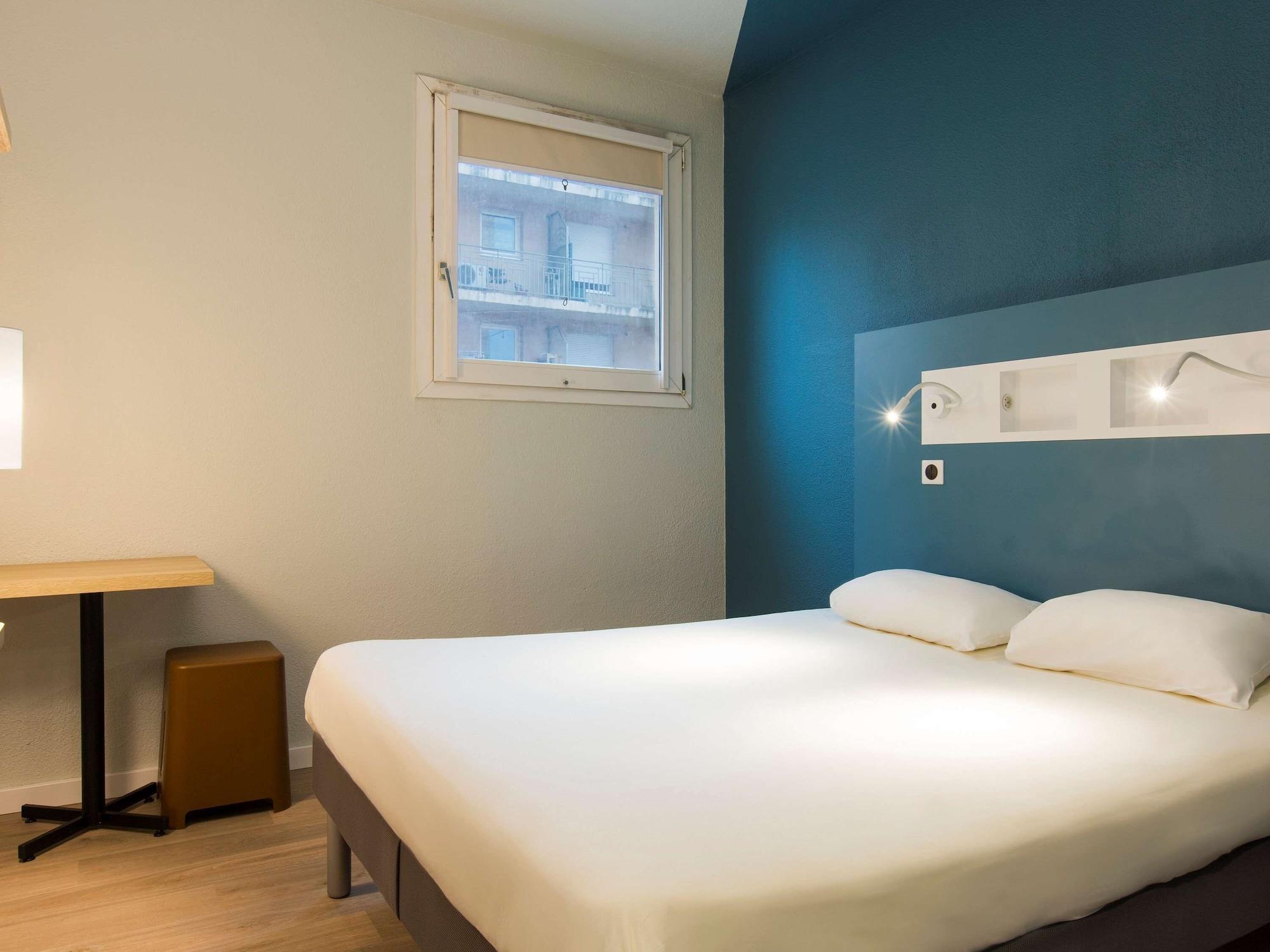 Ibis Budget Bourgoin Jallieu Centre Экстерьер фото