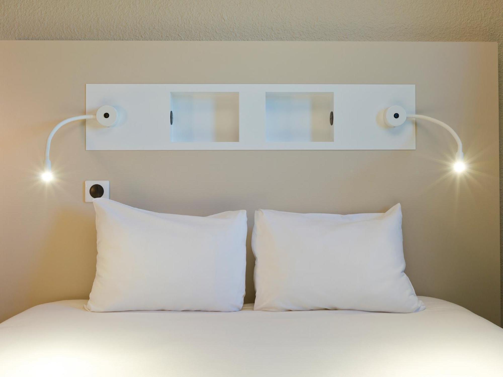 Ibis Budget Bourgoin Jallieu Centre Экстерьер фото
