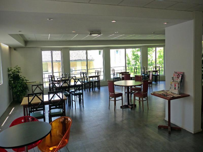 Ibis Budget Bourgoin Jallieu Centre Экстерьер фото